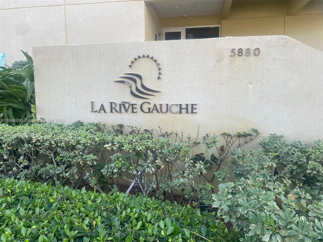 Foto del edificio - 5880 Collins Ave