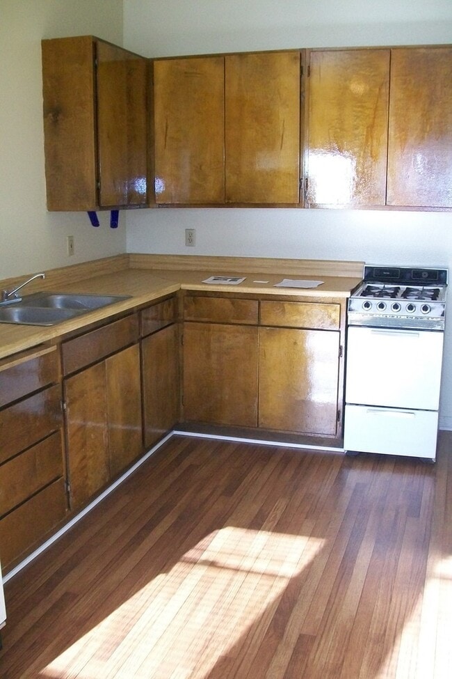 Building Photo - 461 W Colorado St