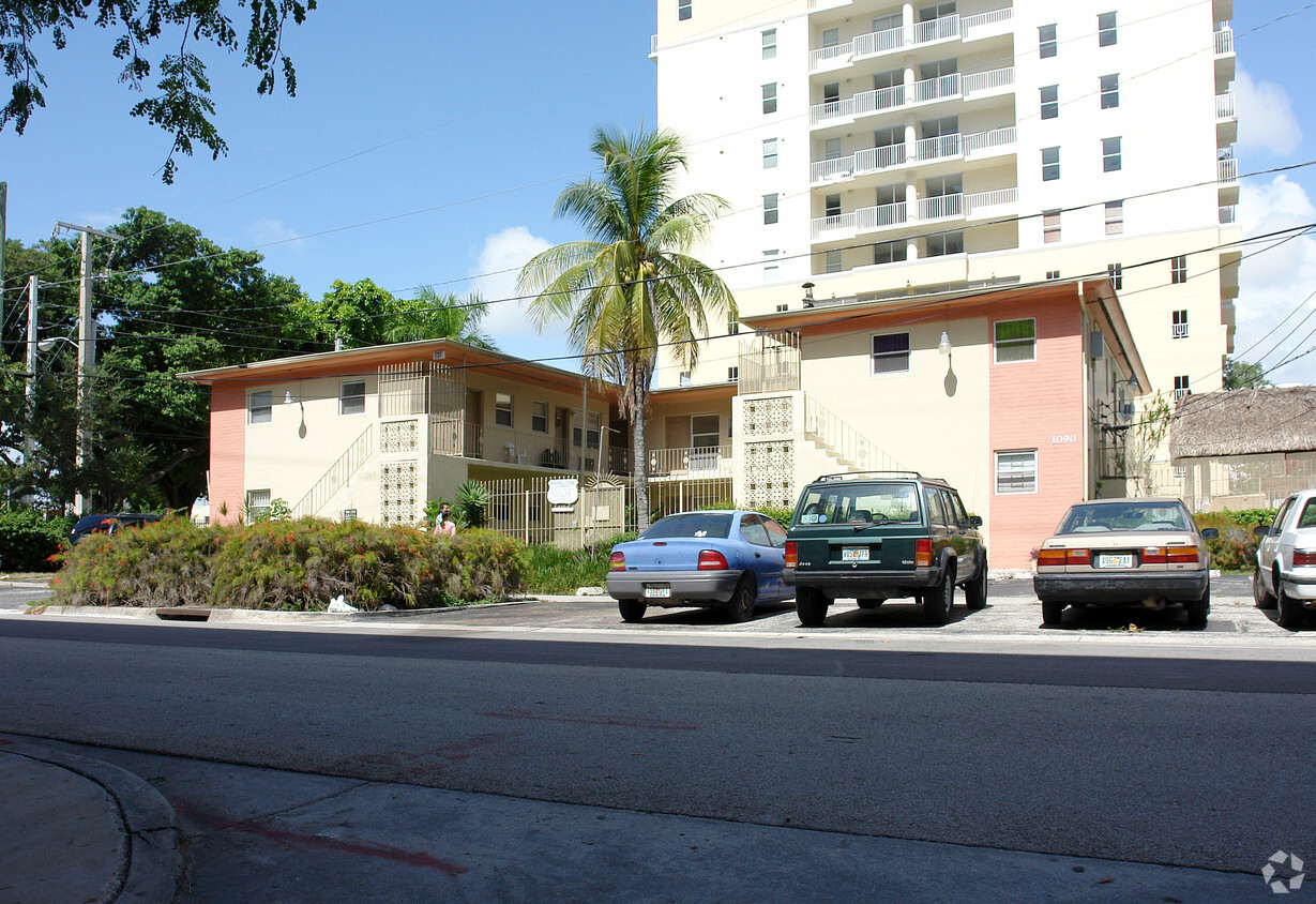 Building Photo - Brickell Ridge Apartments