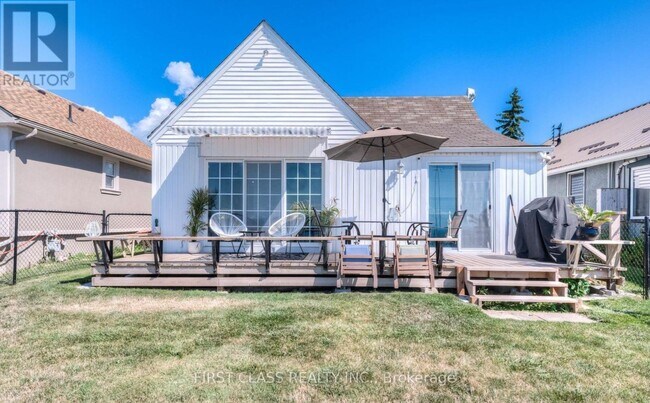 Photo du bâtiment - 11853 Lakeshore Rd