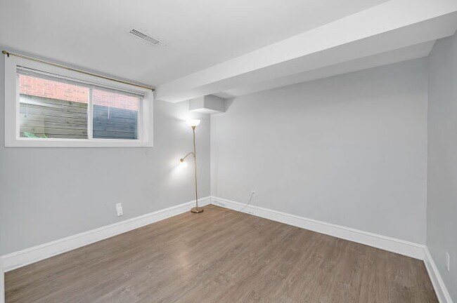 Photo du bâtiment - 151 Winterberry Blvd
