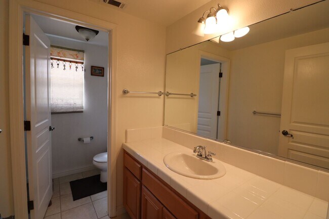 Foto del edificio - Great Shared Space For Rent