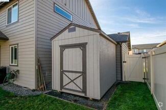 Building Photo - 1710 SW Panorama Dr