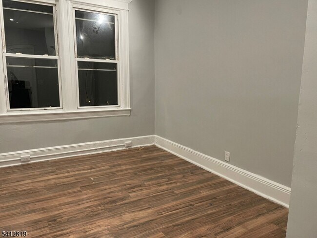 Foto del edificio - 219 Liberty Ave