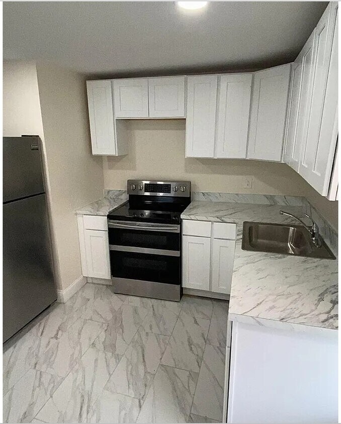 Foto principal - 242 W Bacon St