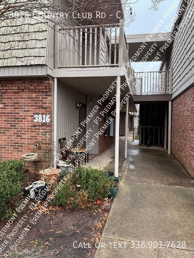 Building Photo - 3816 Country Club Rd