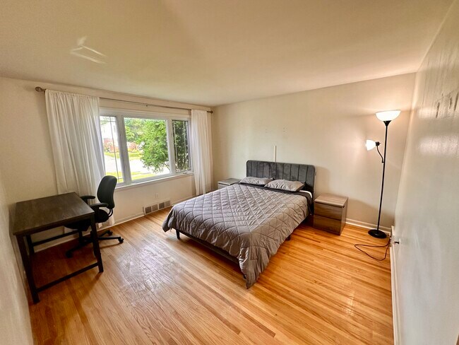 Foto del edificio - 73 Manning Rd