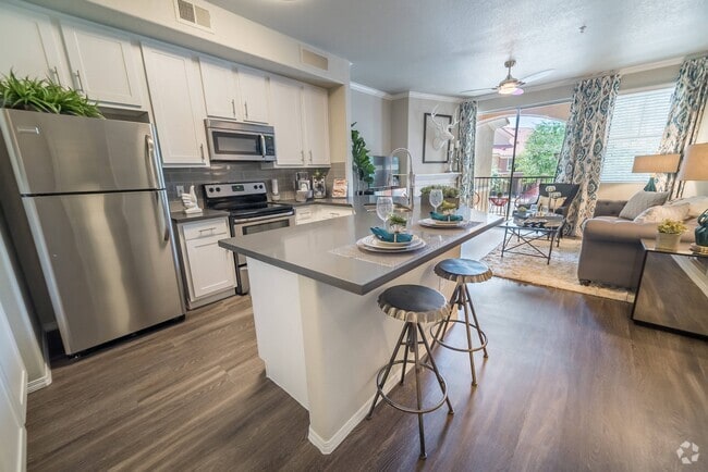 Building Photo - Catherine Townhomes