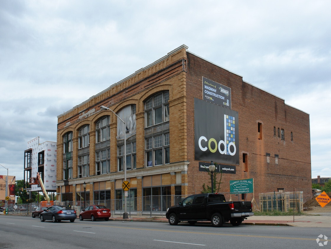 Building Photo - Codo 241