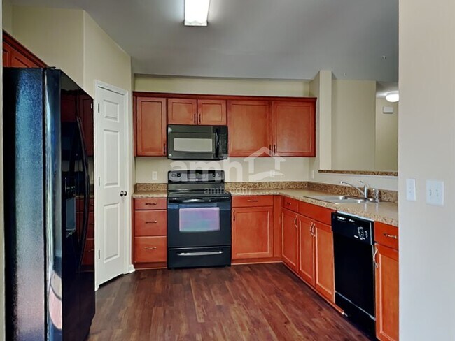 Foto del edificio - 117 Lakepointe Dr