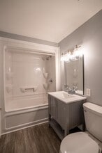 Building Photo - 301 Edgewood St