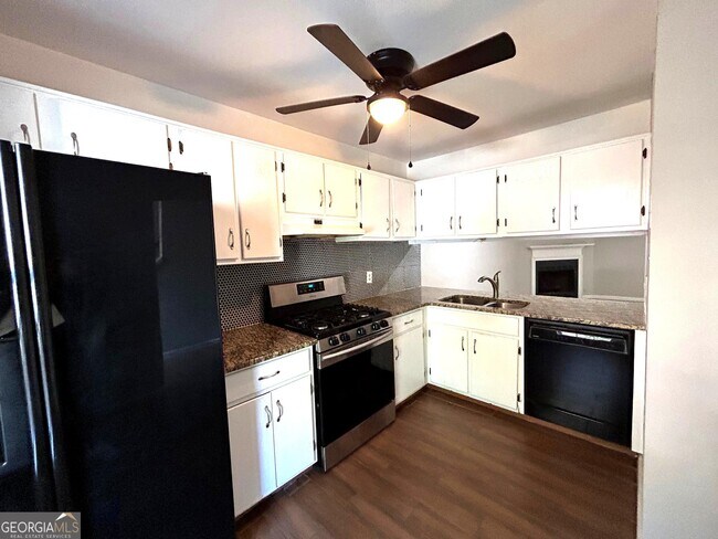 Foto del edificio - 1865 Grant Ct