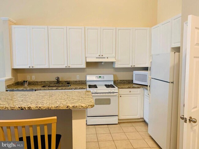 Building Photo - 501 Hungerford Dr