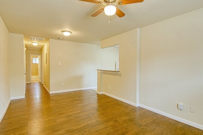 Building Photo - 6410 N Flores St