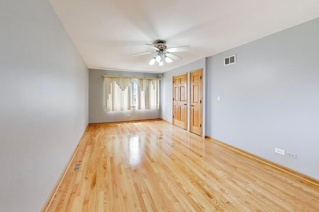 Building Photo - 7520 W 61st St