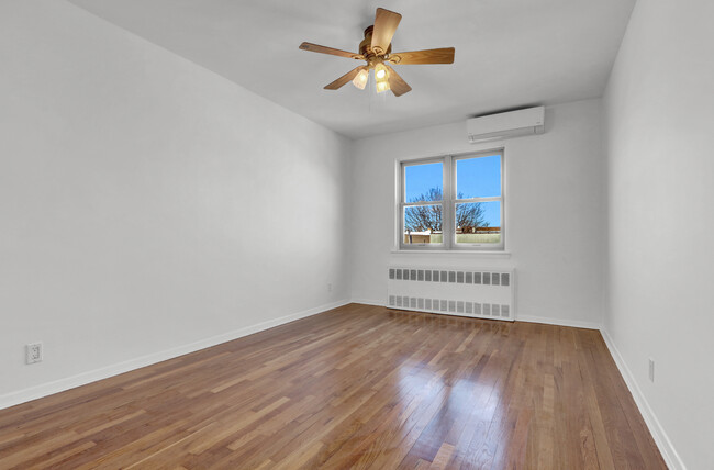Building Photo - 2532 48th St