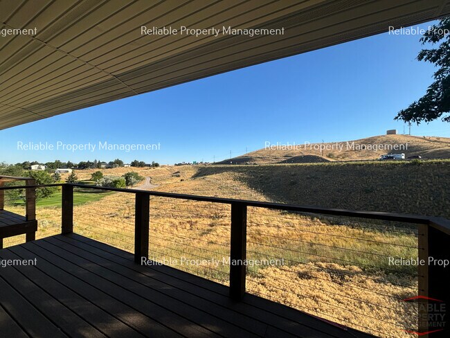 Foto del edificio - 1666 Ammon St