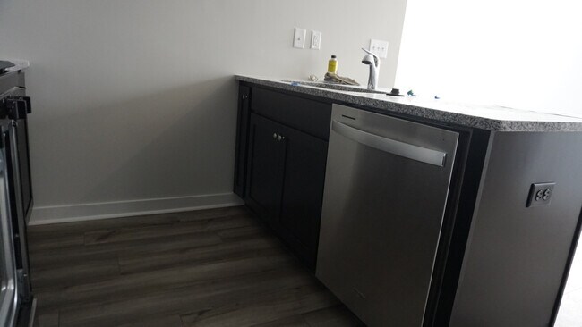 Foto del edificio - Room in Townhome on Munsing Dr