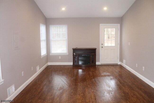 Building Photo - 228 Long Meadow Rd