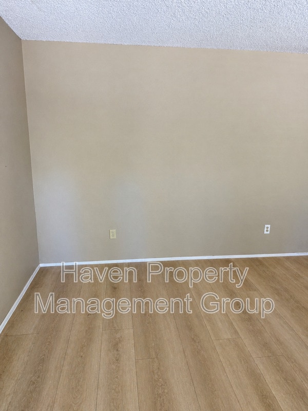 Foto del edificio - 32 W 7th St