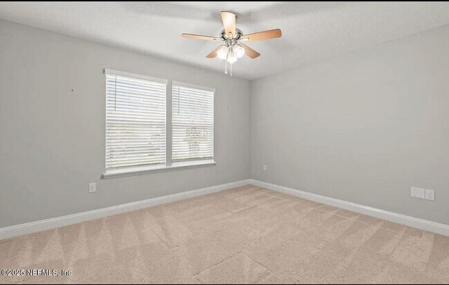 Foto del edificio - 1245 Castle Trail Dr