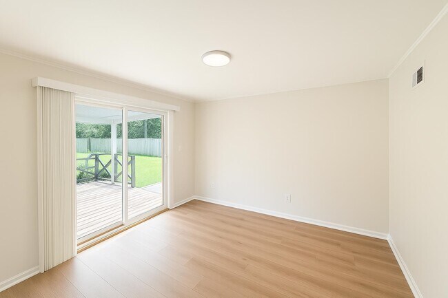 Foto del edificio - 1500 Ivy Rd