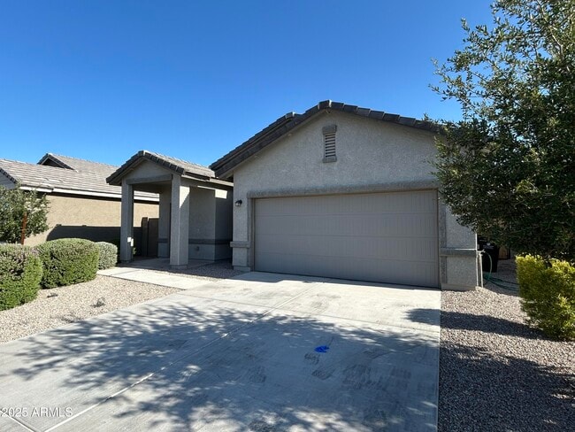 Building Photo - 6524 W Magdalena Ln