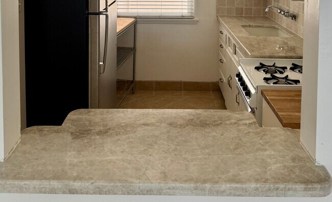 Nuevas encimeras de cocina - 150 Pomona Ave