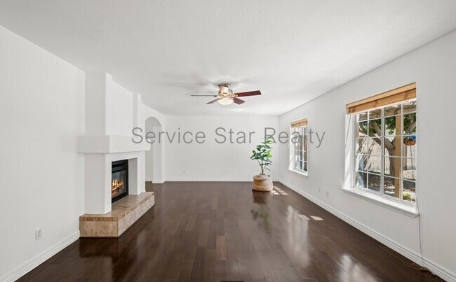 Building Photo - 18031 N 12th Pl