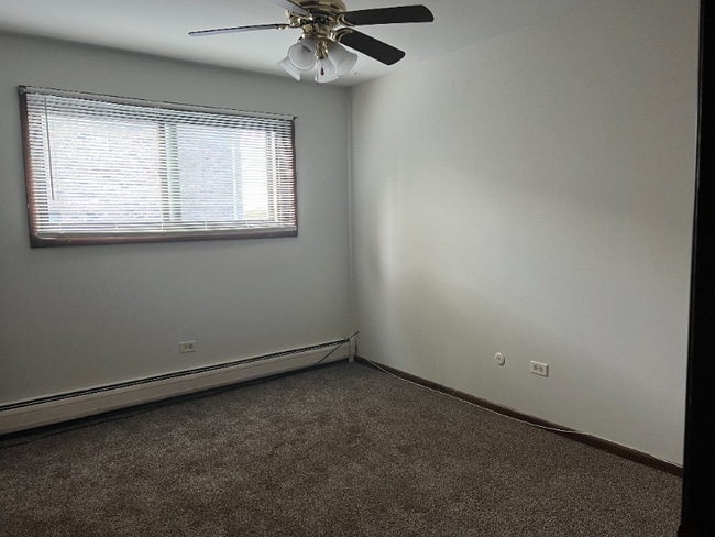 Building Photo - 14631 Lamon Ave