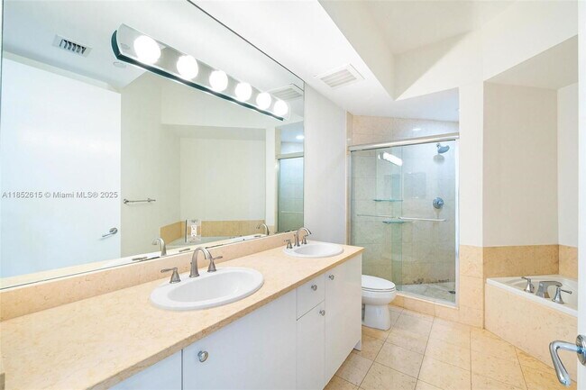 Foto del edificio - 20000 E Country Club Dr