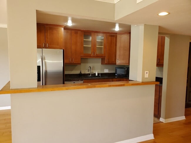 Building Photo - 6780 Mission Gorge Rd