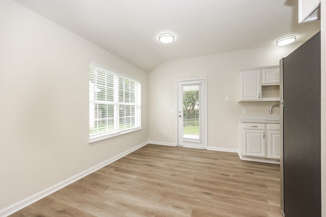 Building Photo - 492 Cedar Park Cir