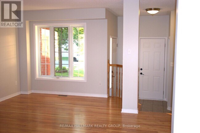 Photo du bâtiment - 2004 Scully Way