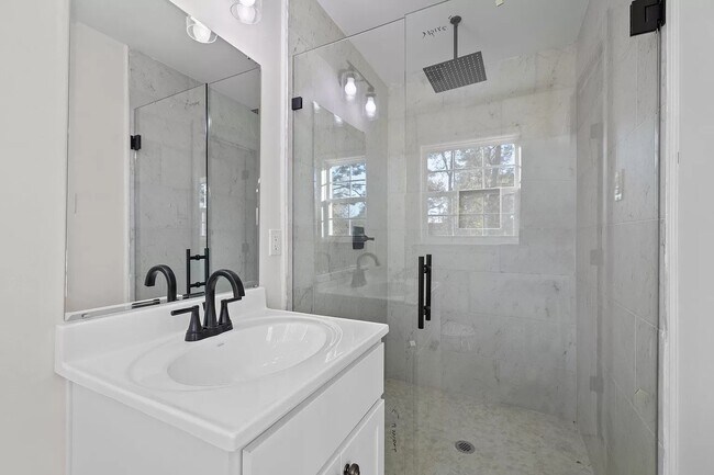 Foto del edificio - 2404 Southern Dr