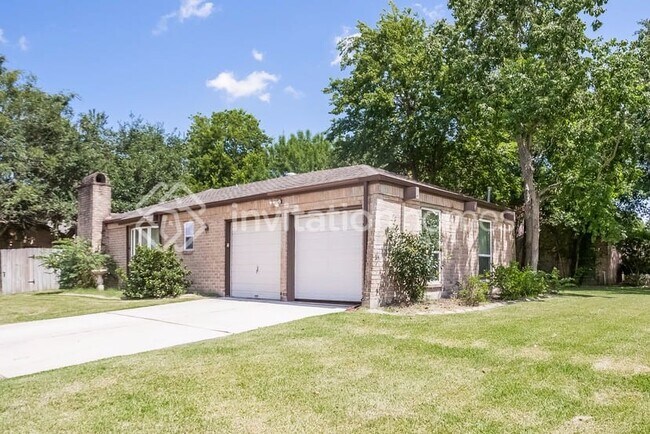 Building Photo - 2126 Briarcrest Dr