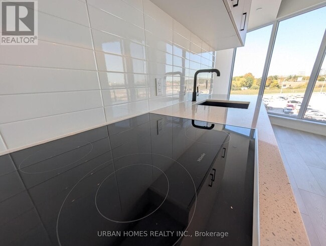 Photo du bâtiment - 1 Kyle Lowry Rd
