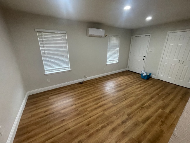 Foto del edificio - 207 W South St