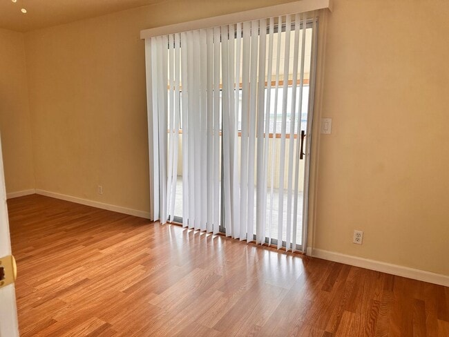 Building Photo - 11435 Del Monte Ave