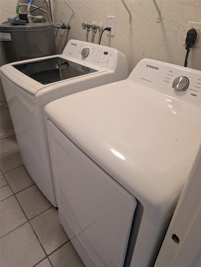 Foto del edificio - 5820 NW 17th Pl