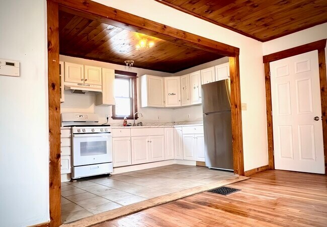 Foto del edificio - 1232 Pleasant St