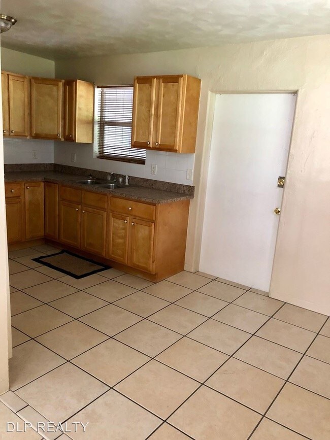 Building Photo - 3 br, 1 bath House - 1166 Bryn Mawr Drive