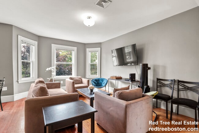 Building Photo - 139 Adams St