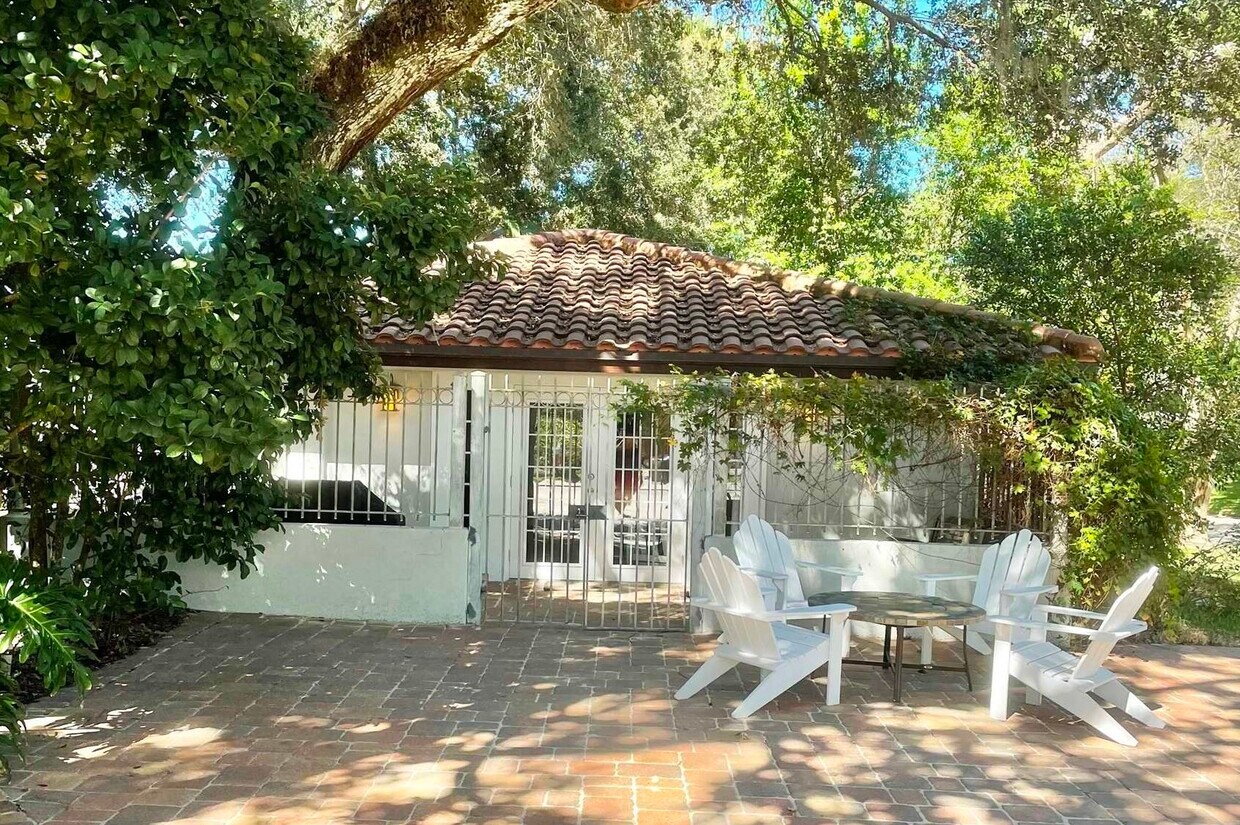 Foto principal - 694 16th St