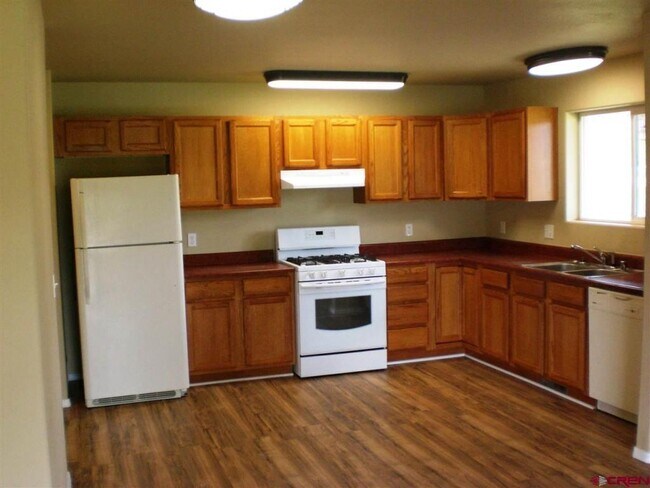 Building Photo - 55 Navajo Ct.
