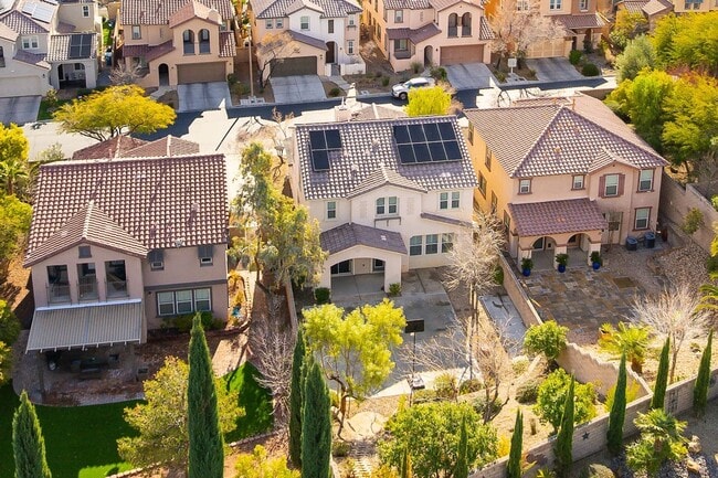 Building Photo - Summerlin West Resort Style Home