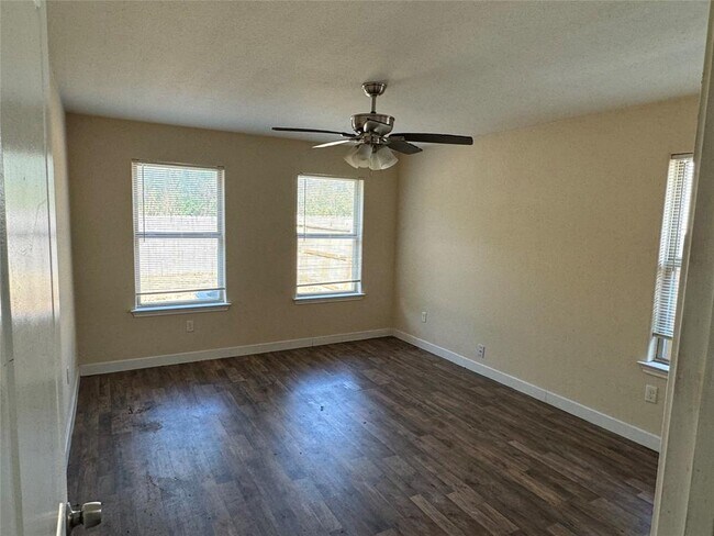 Foto del edificio - 16138 Maladi Dr