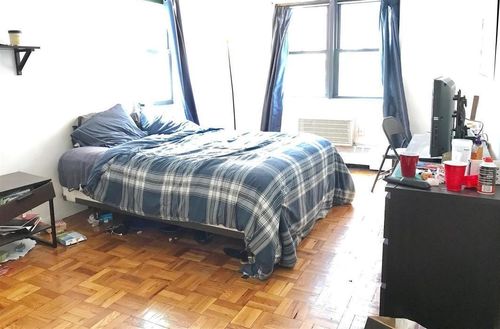 Foto del edificio - 322 E 54th St