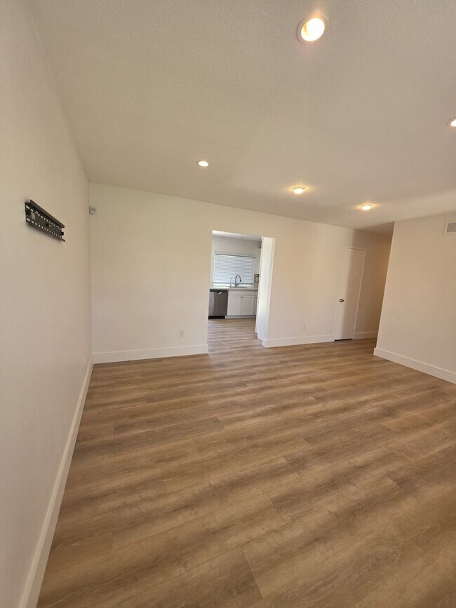 Foto del edificio - Welcome to your future home! Beautiful 3-bedroom, 2-bathroom house - Don't Miss out