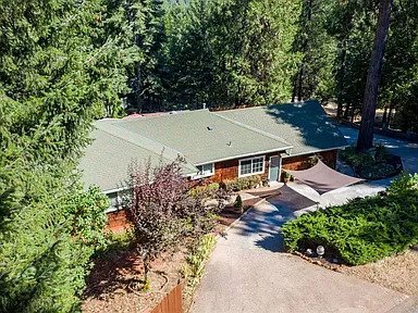 Building Photo - 17740 Circle View Dr